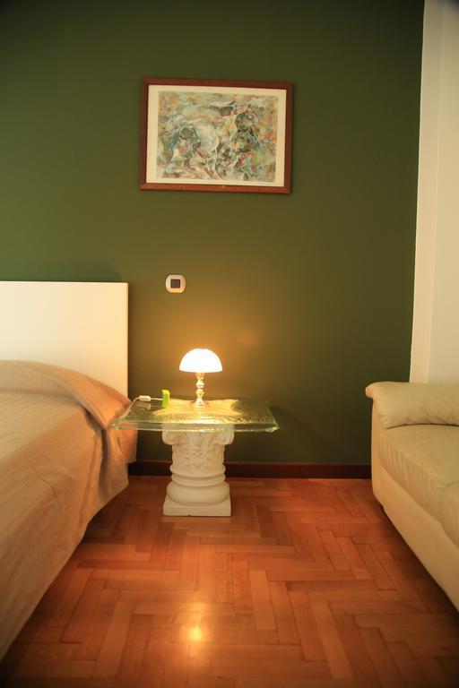 Bilocale Indipendente Apartment Milan Room photo